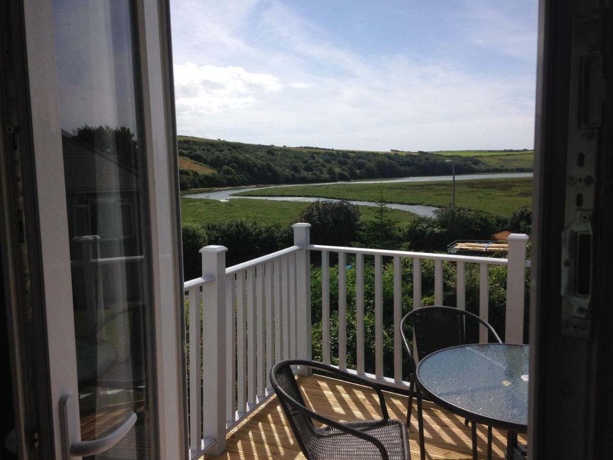 Villa Rawley Point à New Quay Extérieur photo